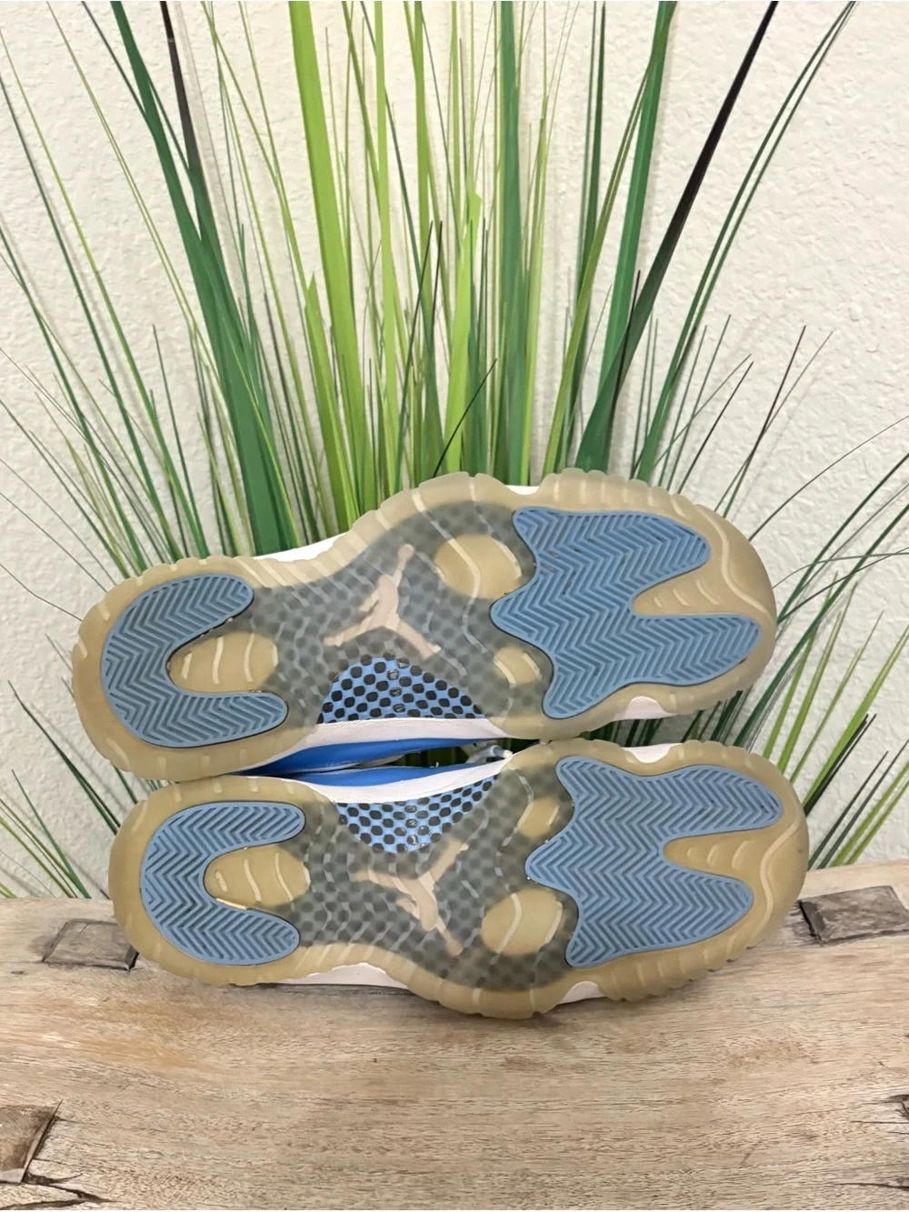 Jordan 11 Retro Low UNC 2017 Sneakers - Picture 8 of 8